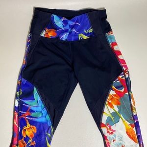 Athleta tropical floral cropped leggings size small